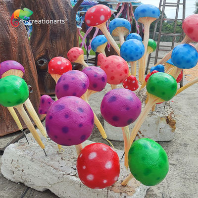 Les champignons aux couleurs vives acceptent la lumière LED pour l'extérieur intérieur