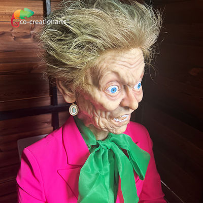 Animatronique humain taille de vie humaine simulée dans les toilettes pour la décoration du parc à thème