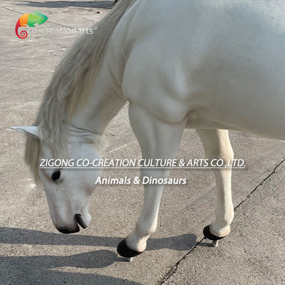 Une sculpture de cheval animé réaliste avec des mouvements réalistes pour des expositions en plein air