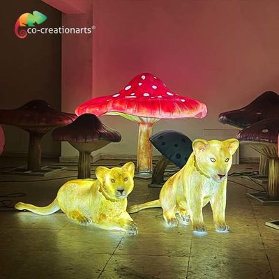 Un bon prix. Allumez les décorations de paysage de statue de lion de fibre de verre d'animaux grandeur nature de fibre de verre en ligne