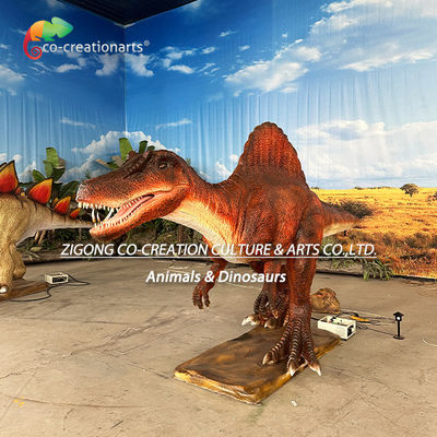 Spinosaurus: spectacle multi-motion avec des membres articulés, une couleur vive et une ambiance aquatique